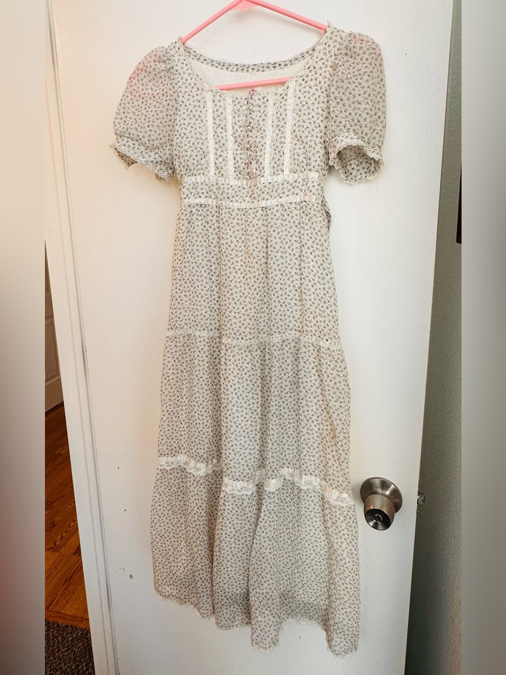 Vintage Little House on the Prairie Cottagecore children’s Dress Floral Lace